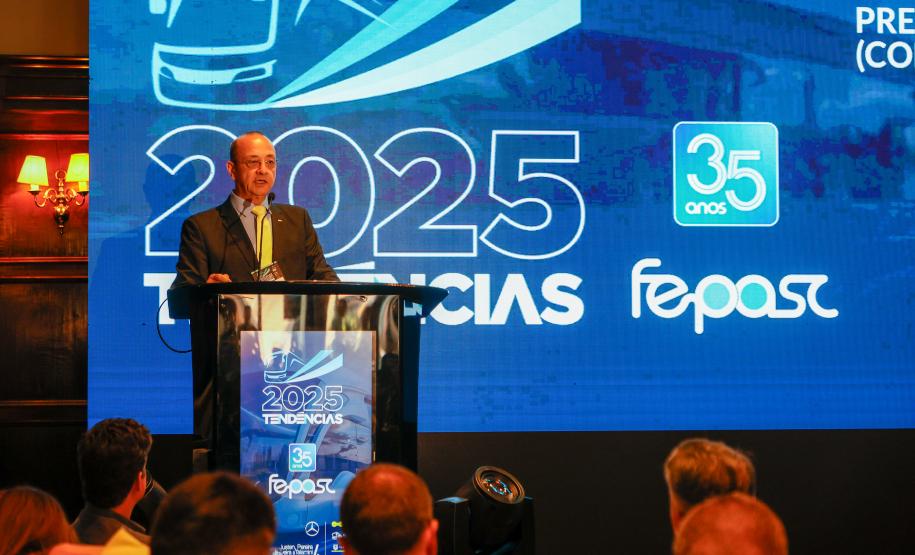 Darci Piana destaca turismo paranaense a empresários do transporte de passageiros