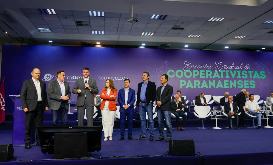 Governador destaca papel das cooperativas no crescimento econômico do Paraná