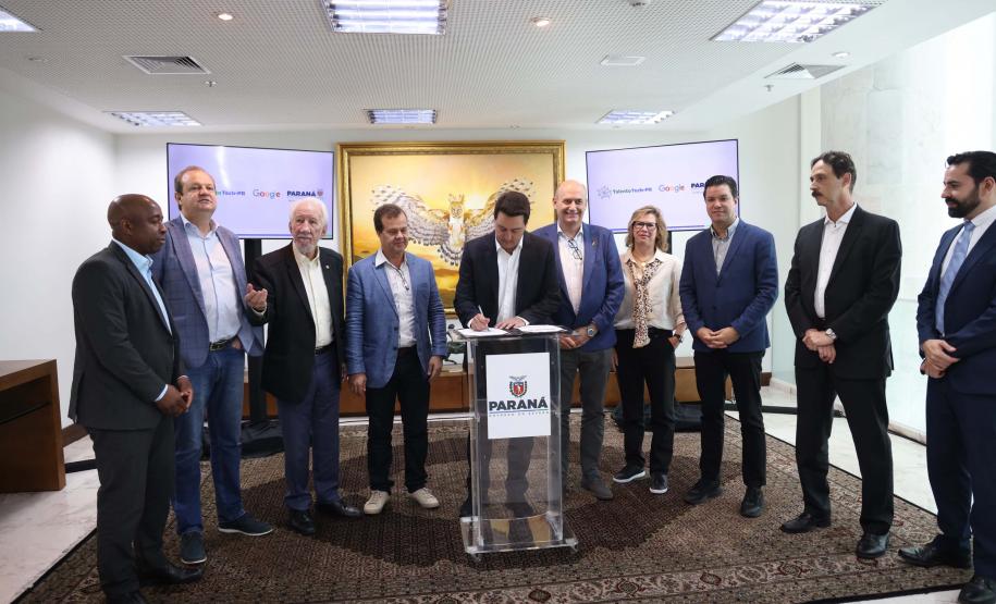 Em parceria com a Google, Estado amplia cursos de IA para alunos do Talento Tech