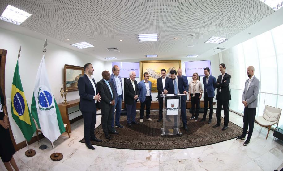 Em parceria com a Google, Estado amplia cursos de IA para alunos do Talento Tech