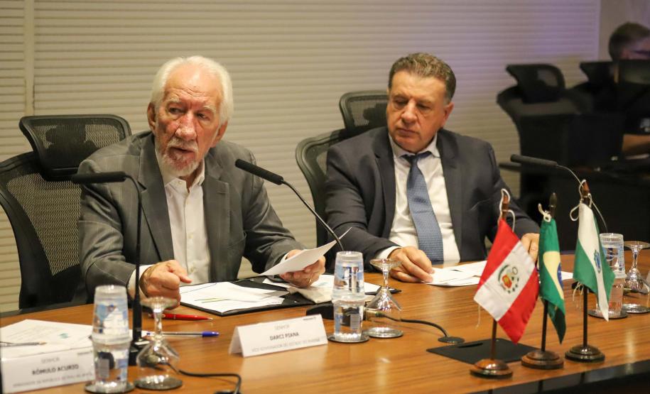 Vice-governador Darci Piana apresenta Caminhos do Peabiru ao embaixador do Peru