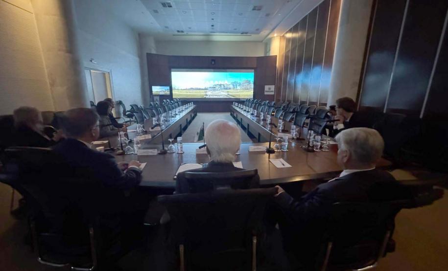 Vice-governador apresenta potenciais econômicos do Paraná a comitiva da Polônia