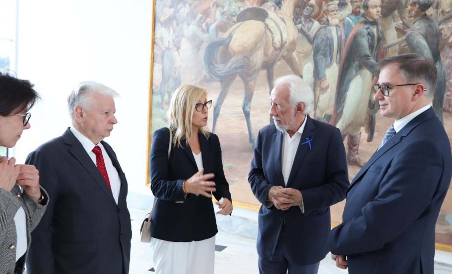 Vice-governador apresenta potenciais econômicos do Paraná a comitiva da Polônia