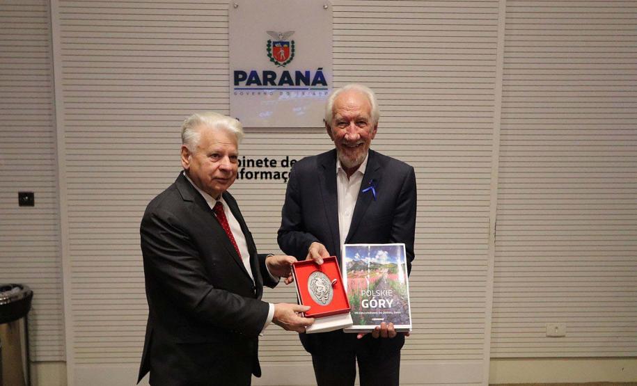 Vice-governador apresenta potenciais econômicos do Paraná a comitiva da Polônia