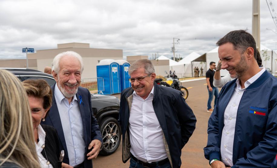 499 famílias de Ponta Grossa recebem chaves da casa própria com apoio do Estado