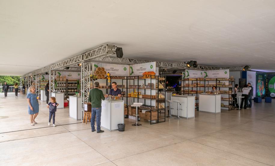 Feira Sabores do Paraná retorna a Curitiba para mostrar a força da agroindústria familiar