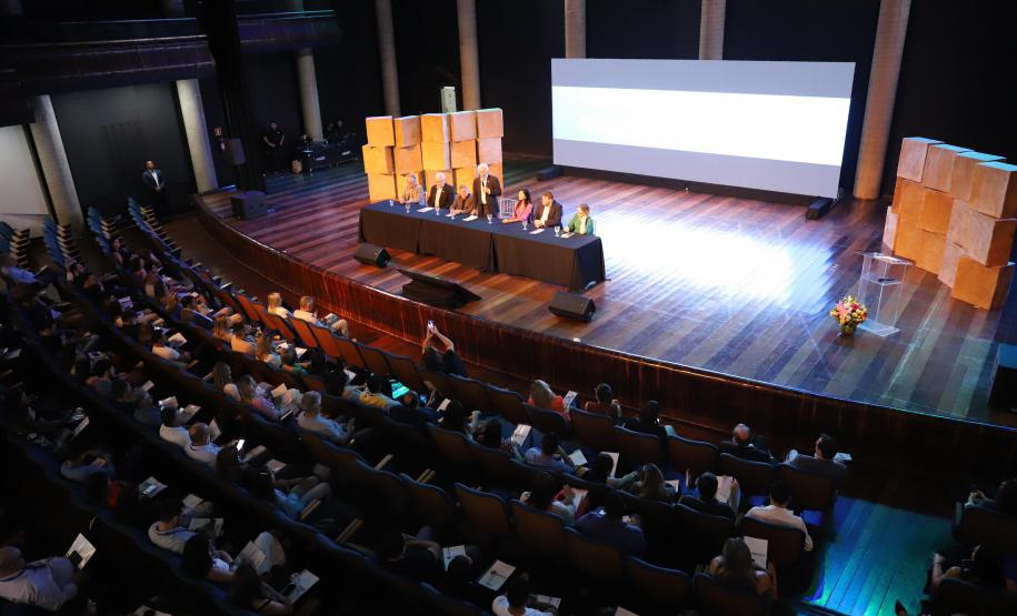 Estado promove seminário sobre desafios e oportunidades do mercado de trabalho