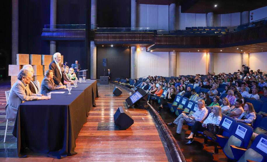 Estado promove seminário sobre desafios e oportunidades do mercado de trabalho