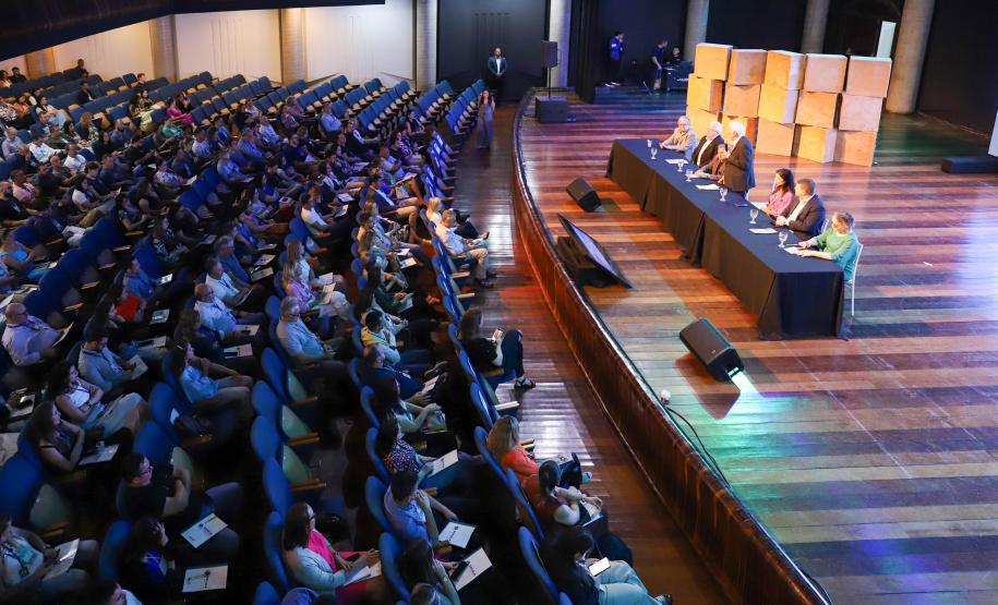 Estado promove seminário sobre desafios e oportunidades do mercado de trabalho