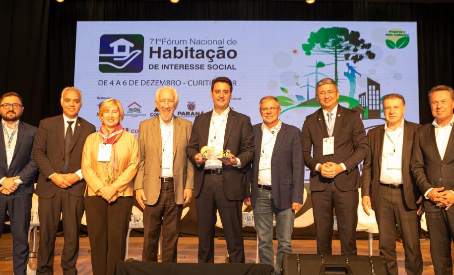 R$ 1,7 bilhão: Paraná firma convênio com BID e Caixa para novas fases do Casa Fácil
