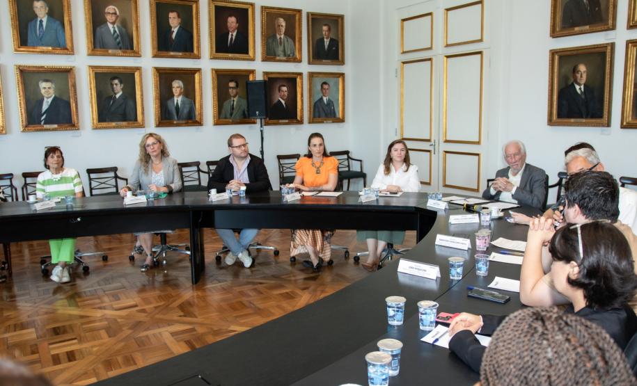 Estado amplia pesquisa e extensão voltadas a pessoas idosas para 117 municípios