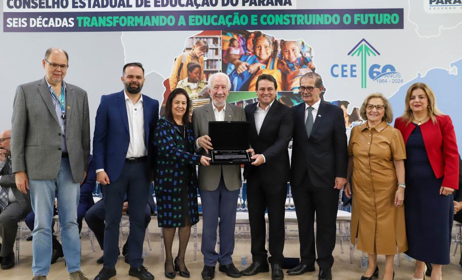 Conselho Estadual de Educação homenageia melhores instituições de ensino do Paraná