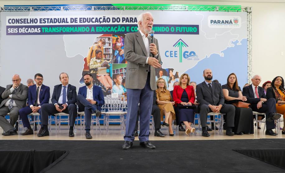 Conselho Estadual de Educação homenageia melhores instituições de ensino do Paraná