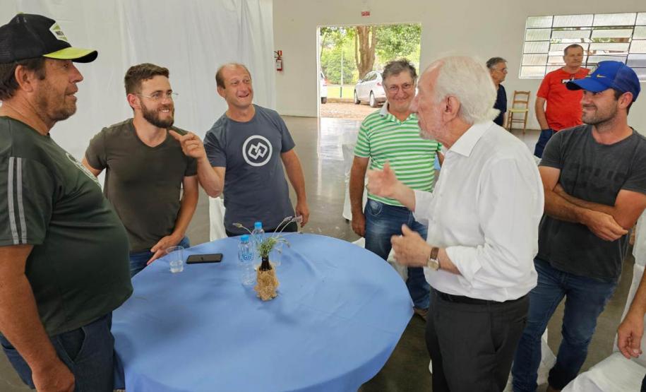 Estado firma convênio de R$ 3,4 milhões para pavimentação de estrada rural em Mariópolis