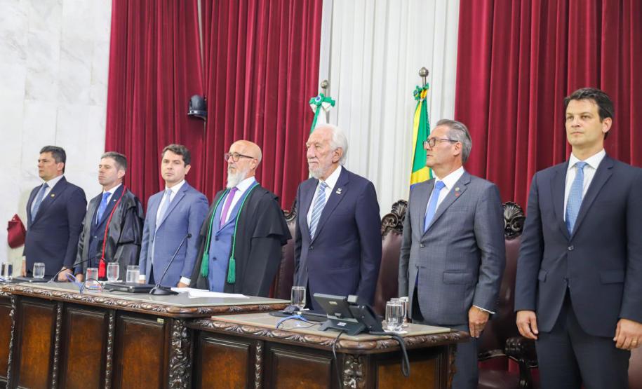 Piana enfatiza trabalho do TCE para a sociedade na posse do novo presidente