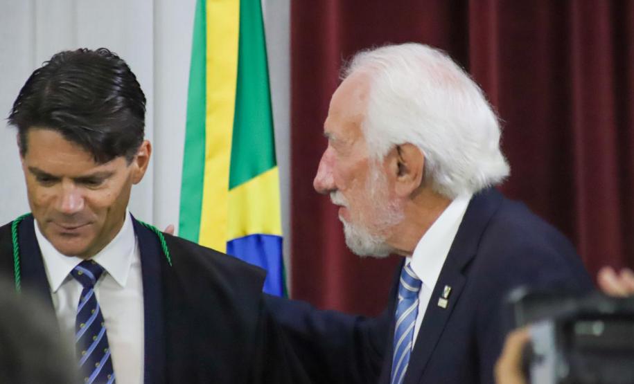 Piana enfatiza trabalho do TCE para a sociedade na posse do novo presidente