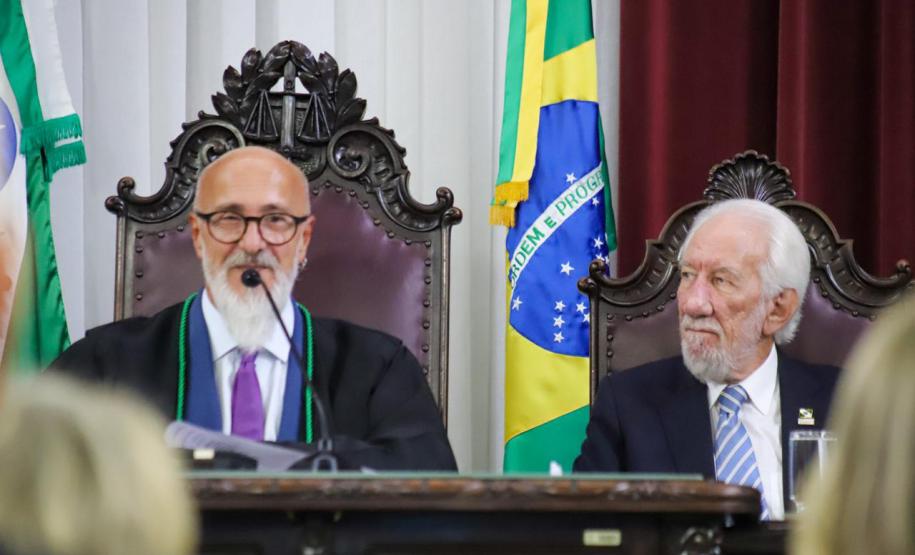 Piana enfatiza trabalho do TCE para a sociedade na posse do novo presidente