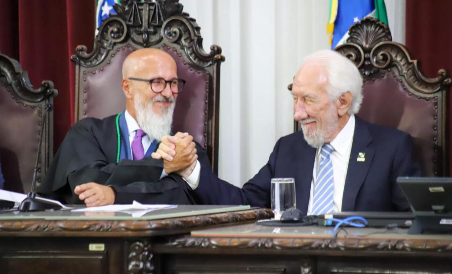 Piana enfatiza trabalho do TCE para a sociedade na posse do novo presidente