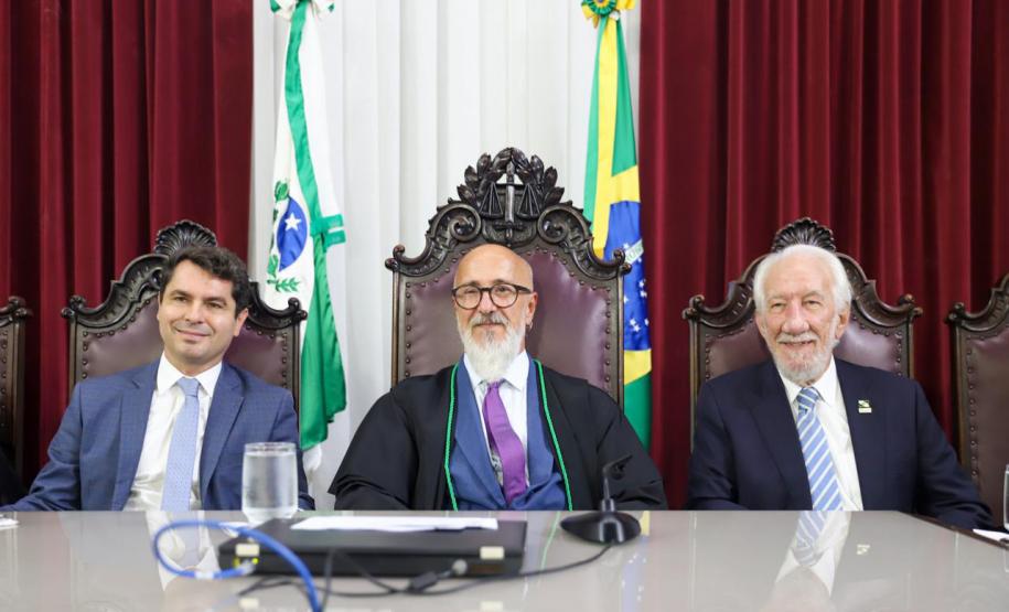 Piana enfatiza trabalho do TCE para a sociedade na posse do novo presidente