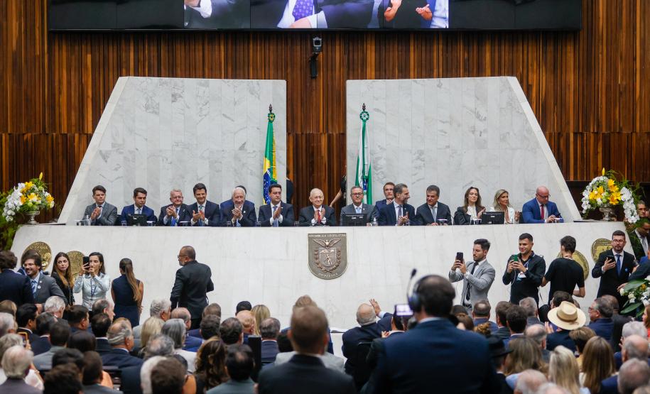 Governador participa da posse do deputado Alexandre Curi como presidente da Alep