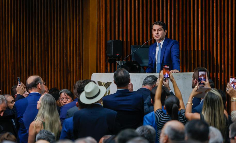 Governador participa da posse do deputado Alexandre Curi como presidente da Alep