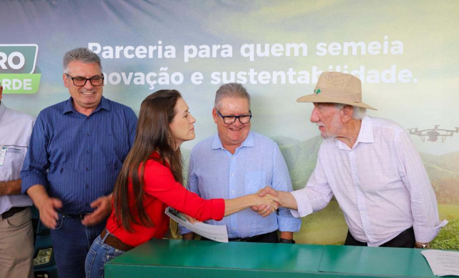 BRDE repassa recursos de incentivos fiscais para projetos sociais no Show Rural