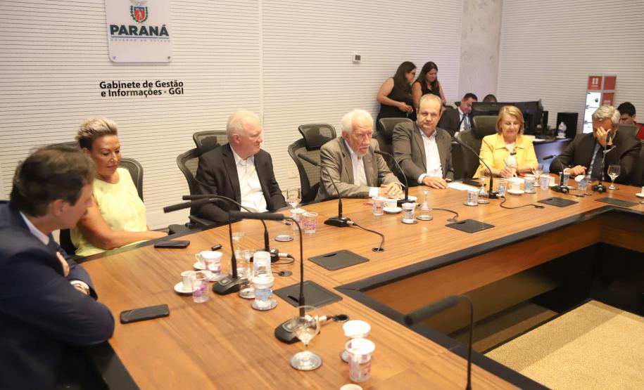 Estado concederá 100 bolsas de R$ 5 mil para doutores inovarem em empresas paranaenses