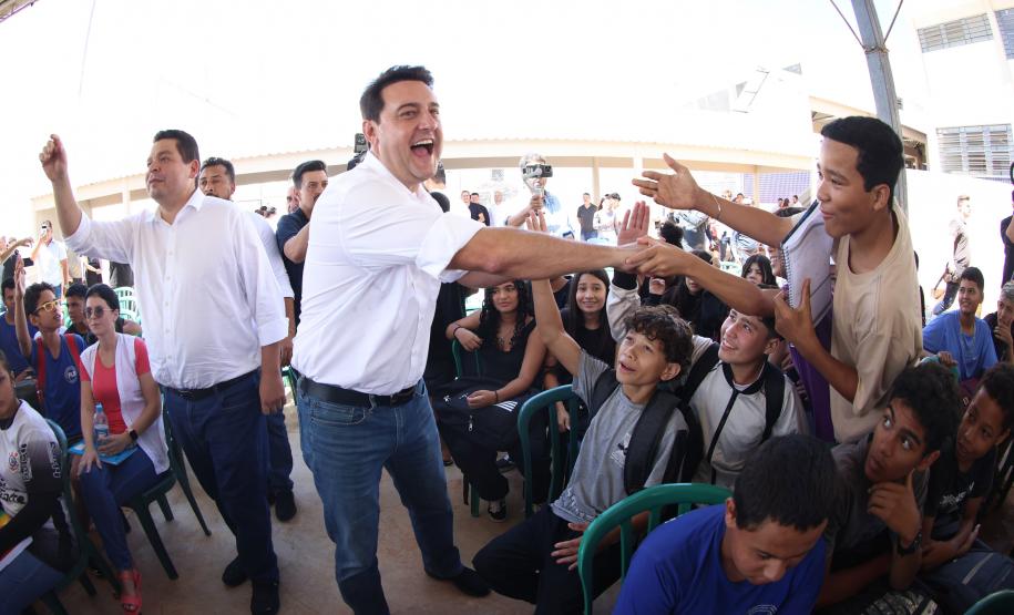 Com investimento de R$ 13,5 milhões, Estado inaugura escola para 3 mil alunos em Cascavel