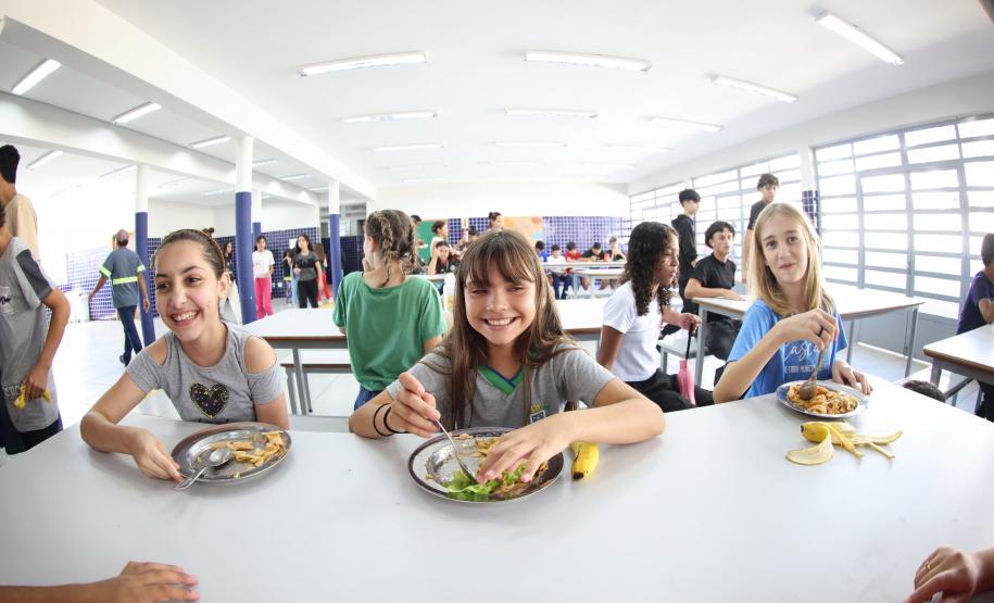 Com investimento de R$ 13,5 milhões, Estado inaugura escola para 3 mil alunos em Cascavel