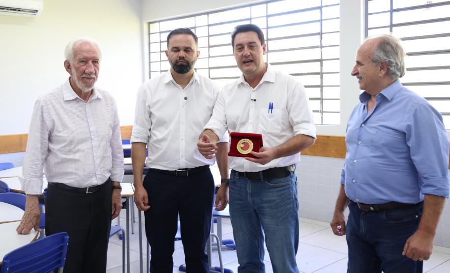 Com investimento de R$ 13,5 milhões, Estado inaugura escola para 3 mil alunos em Cascavel