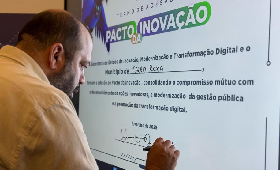 Mais de 150 prefeituras assinam Pacto pela Inovação no Paraná Mais Cidades