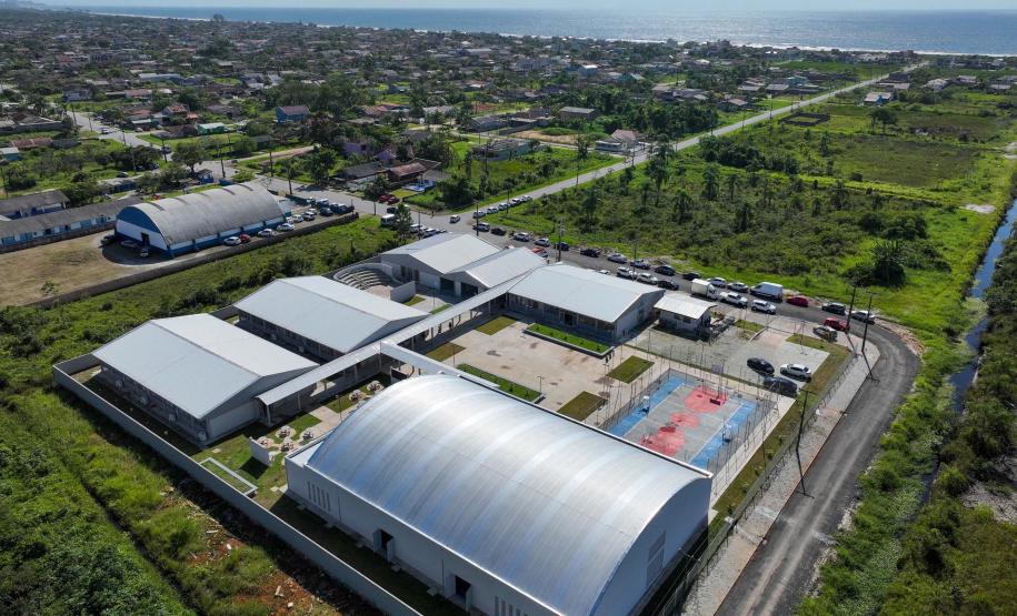 Investimento de R$ 12,7 milhões: Estado inaugura o Colégio Aníbal Khury em Guaratuba
