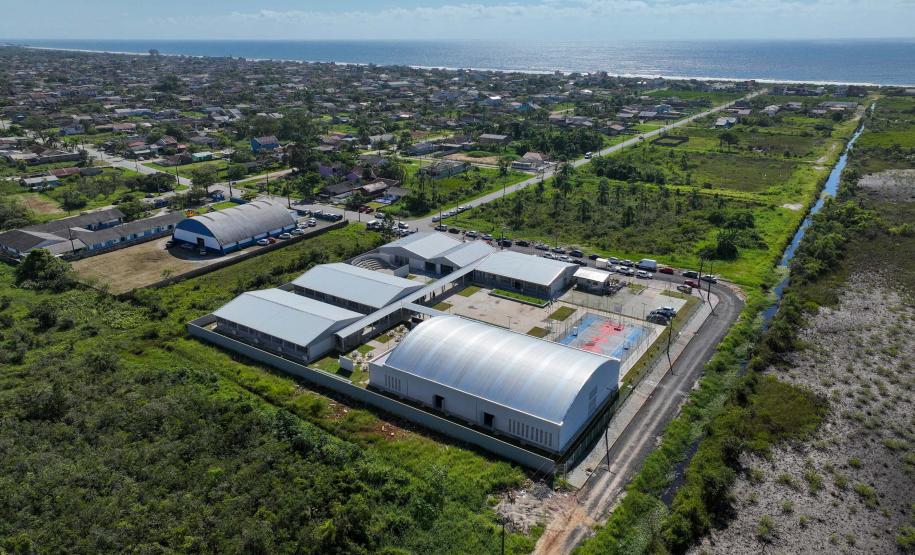 Investimento de R$ 12,7 milhões: Estado inaugura o Colégio Aníbal Khury em Guaratuba