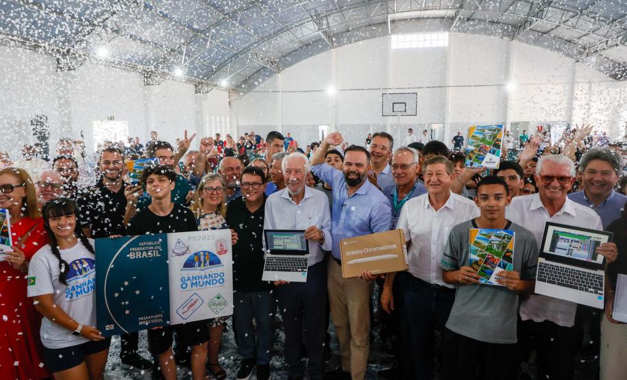 Investimento de R$ 12,7 milhões: Estado inaugura o Colégio Aníbal Khury em Guaratuba