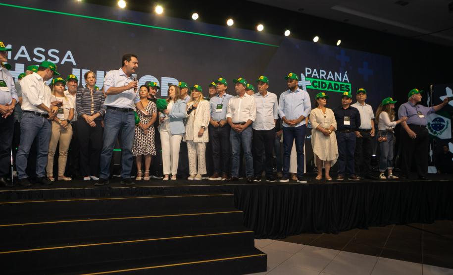 Programa Ilumina Paraná vai levar luz de LED para 100% dos municípios do Estado