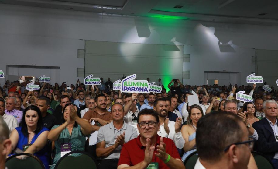 Programa Ilumina Paraná vai levar luz de LED para 100% dos municípios do Estado