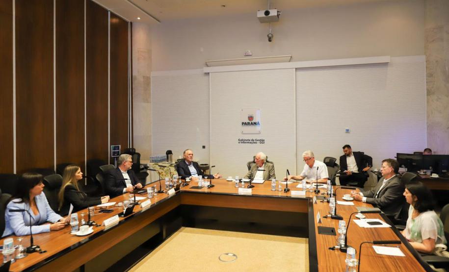 Paraná debate logística reversa com cadeia de fabricantes de baterias