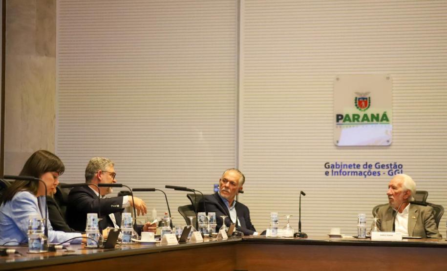 Paraná debate logística reversa com cadeia de fabricantes de baterias