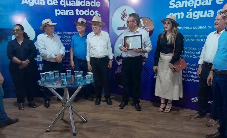 Sanepar repassa R$ 1,3 milhão para entidade de estudo e combate ao câncer do Oeste