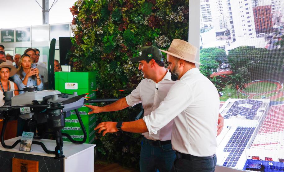 Governo entrega R$ 2,7 milhões em equipamentos para colégios agrícolas durante o Show Rural