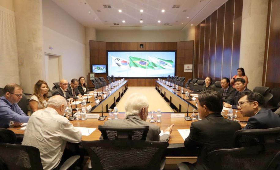 Darci Piana apresenta potenciais do Paraná ao cônsul-geral da Coreia do Sul em São Paulo