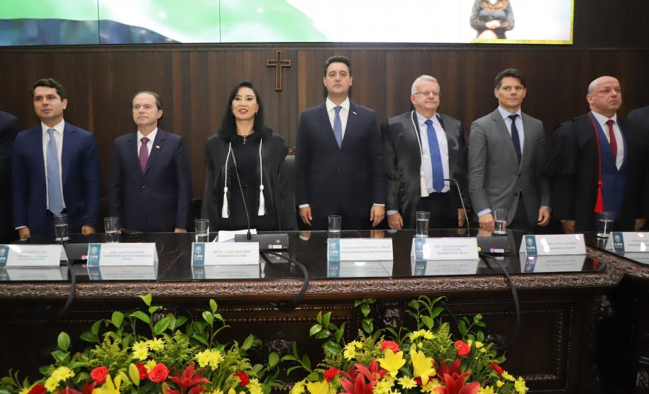 Governador participa da posse de Lidia Maejima, primeira mulher a presidir o TJPR
