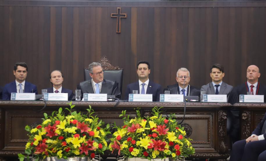 Governador participa da posse de Lidia Maejima, primeira mulher a presidir o TJPR