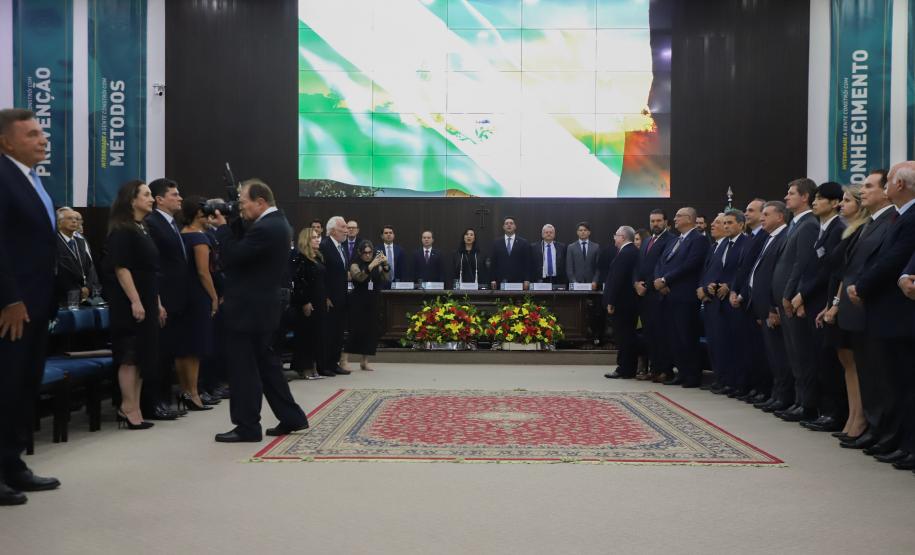 Governador participa da posse de Lidia Maejima, primeira mulher a presidir o TJPR