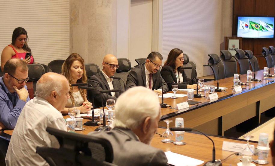Darci Piana apresenta potenciais do Paraná ao cônsul-geral da Coreia do Sul em São Paulo