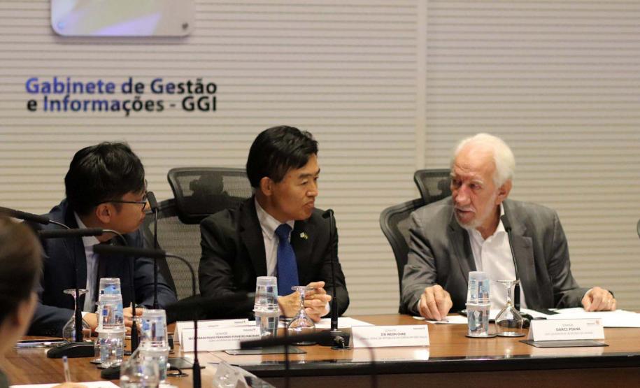 Darci Piana apresenta potenciais do Paraná ao cônsul-geral da Coreia do Sul em São Paulo