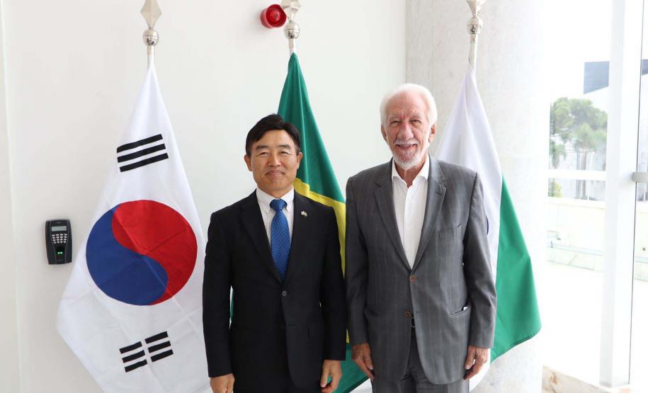 Darci Piana apresenta potenciais do Paraná ao cônsul-geral da Coreia do Sul em São Paulo