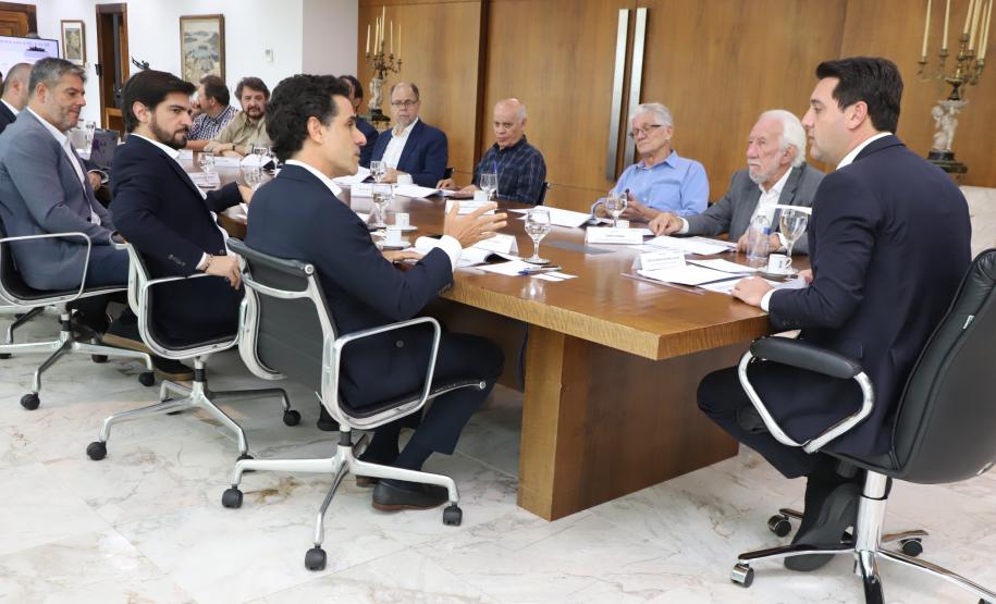 Governador recebe presidente da Vivo e discute ampliação de conectividade no Paraná