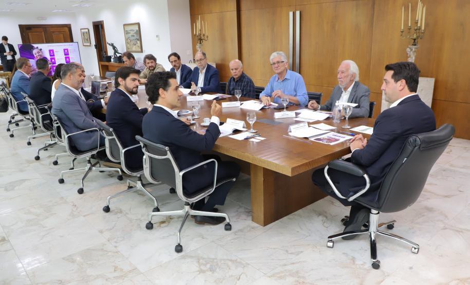 Governador recebe presidente da Vivo e discute ampliação de conectividade no Paraná