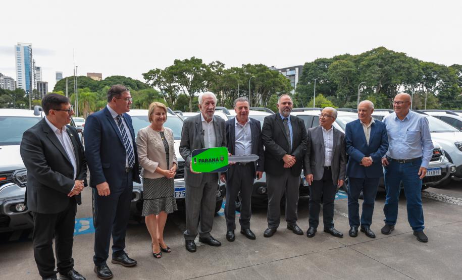 Com investimento de R$ 9 milhões, Estado renova frota da Adapar com 70 veículos novos